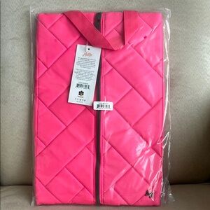 NWT Lug Tuck Hot Styling Tool Case in Magenta 🩷